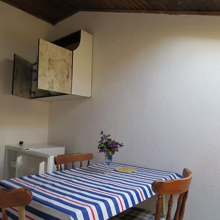 Apartment Rene Omiš Exteriör bild
