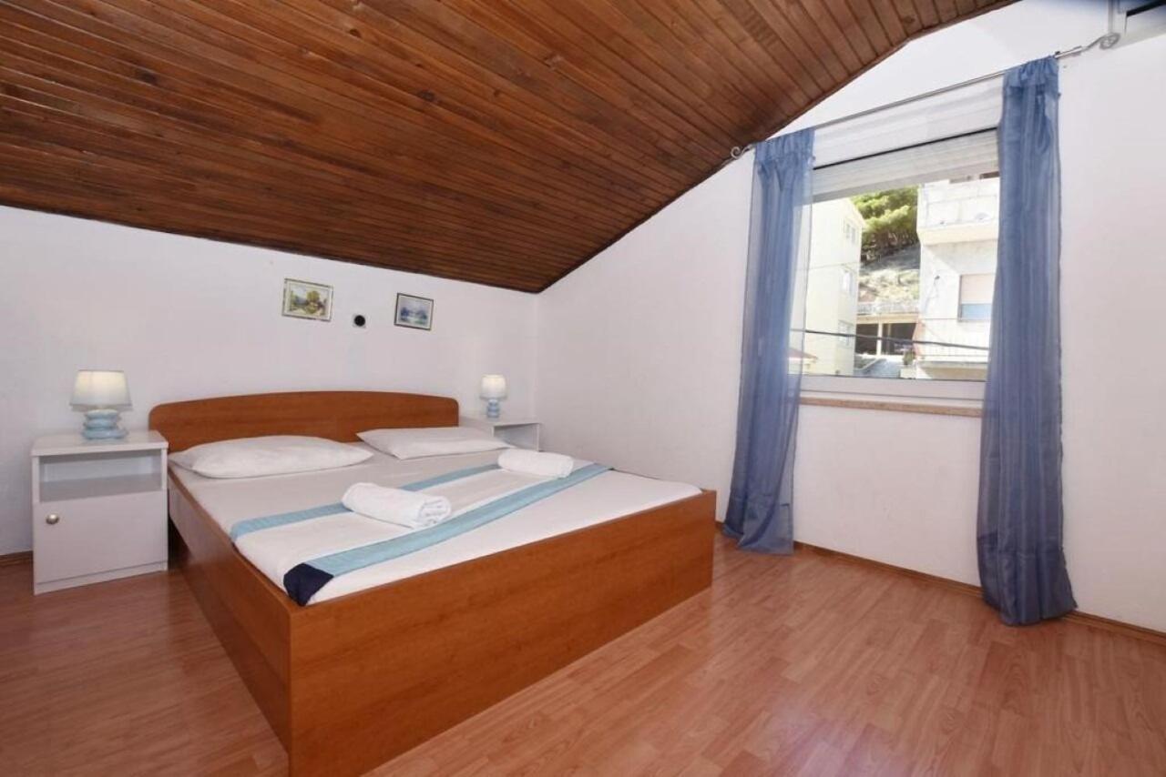 Apartment Rene Omiš Exteriör bild
