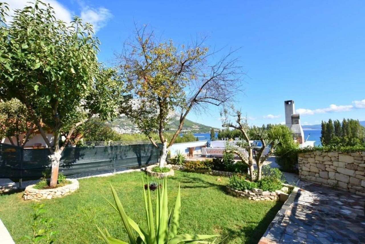 Apartment Rene Omiš Exteriör bild
