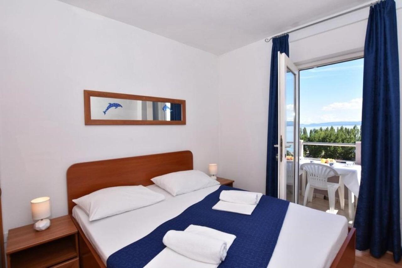 Apartment Rene Omiš Exteriör bild